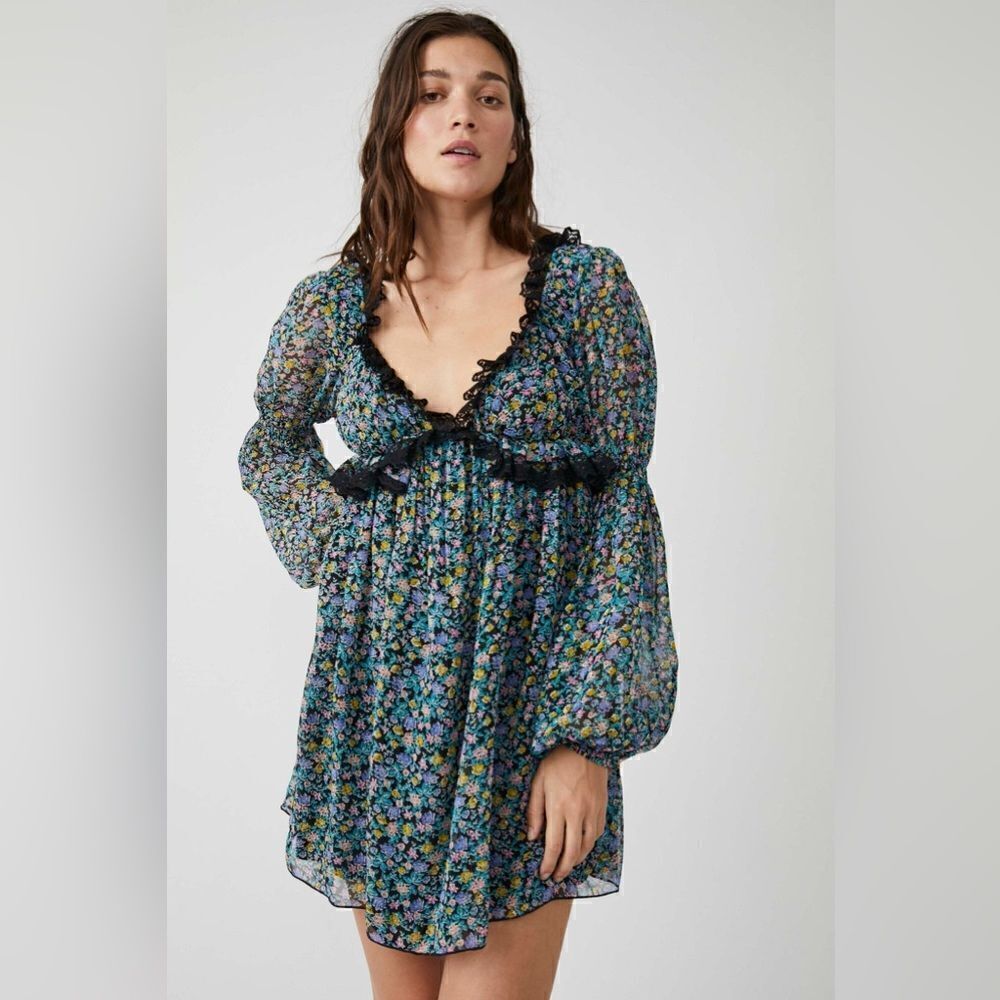 New Free People Pennie Floral Print Ruffle
Long Sleeve/ size M - Picture 3 of 9